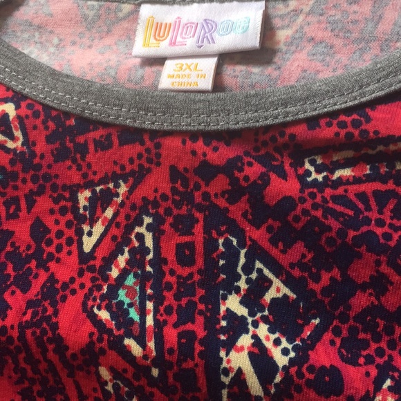 Lularoe Randy T - Picture 2 of 5